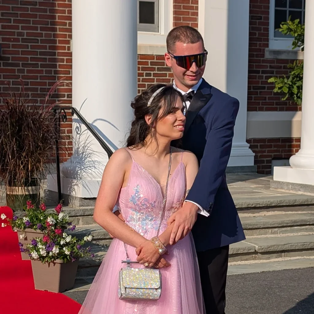 Cushing students posing for prom pictures