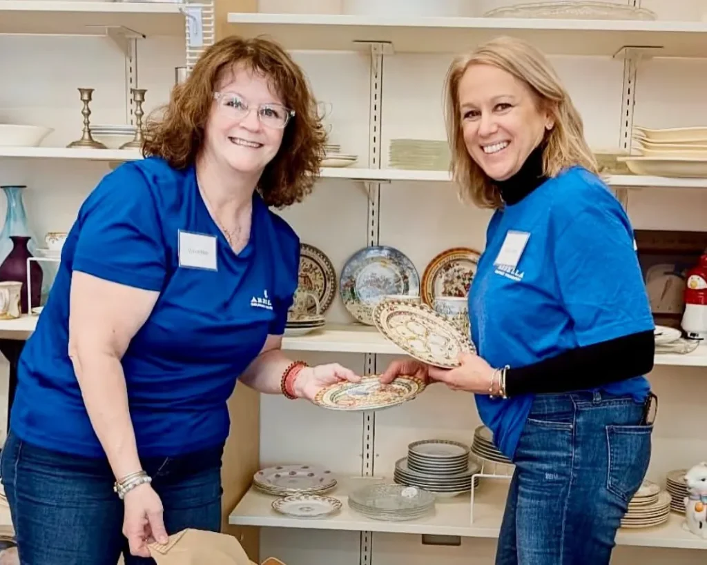 Volunteers from Arbella Insurance